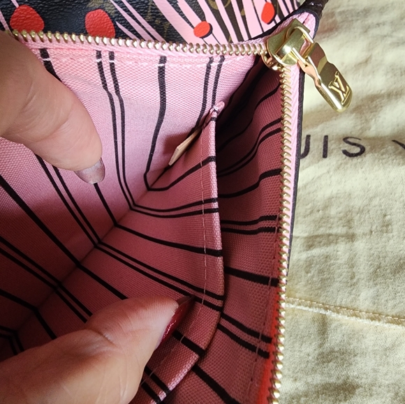 Authentic Louis vuitton Monogram jungle dot neverfull bag - Picture 16 of 16